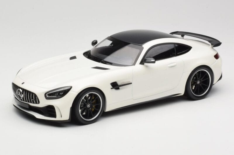 Mercedes AMG GT R C190 Baltas Metalinis Minichamps 1:18 155036028 Metalas