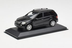 Mercedes AMG ML 63 W164 Juodas Minichamps 1:43 400037670 Metalas - nuotrauka 2 iš 4