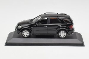 Mercedes AMG ML 63 W164 Juodas Minichamps 1:43 400037670 Metalas