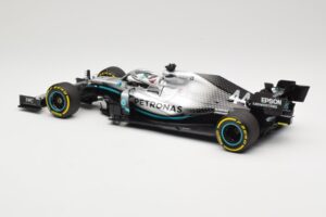 Mercedes AMG Petronas W10 #44 L. Hamilton F1 World Champion Dealer Edition 2019 Minichamps 1:18 B66960567 Metalas - nuotrauka 5 iš 7