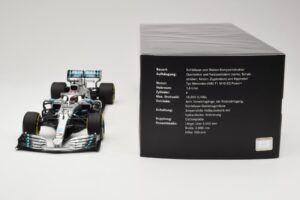 Mercedes AMG Petronas W10 #44 L. Hamilton F1 World Champion Dealer Edition 2019 Minichamps 1:18 B66960567 Metalas - nuotrauka 6 iš 7