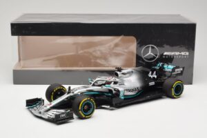 Mercedes AMG Petronas W10 #44 L. Hamilton F1 World Champion Dealer Edition 2019 Minichamps 1:18 B66960567 Metalas - nuotrauka 7 iš 7
