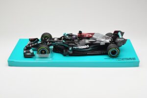 Mercedes AMG Petronas W12 E Performance #44 L. Hamilton Russian GP 2021 Minichamps 1:18 113211544 Metalas
