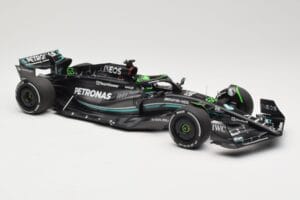 Mercedes AMG Petronas W14 E Performance #63 G. Russell Bahrain GP 2023 Minichamps 1:18 110230163 Metalas - nuotrauka 4 iš 6