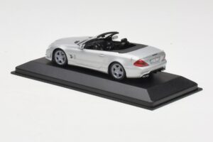 Mercedes AMG SL63 R230 Sidabras Minichamps 1:43 B66960018-R Metalas - nuotrauka 3 iš 4