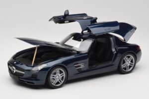 Mercedes SLS AMG C197 Blue Metallic Minichamps 1:18 180039021 Metalas - nuotrauka 2 iš 8