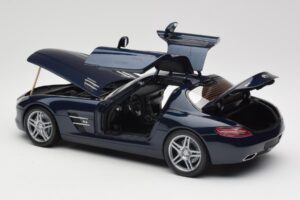 Mercedes SLS AMG C197 Blue Metallic Minichamps 1:18 180039021 Metalas - nuotrauka 5 iš 8