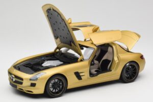 Mercedes AMG SLS C197 Auksinis Minichamps 1:18 100039024 Metalas - nuotrauka 2 iš 8