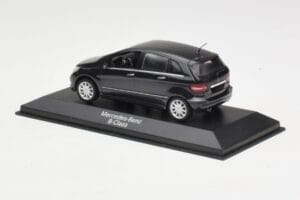 Mercedes B-Class W245 Cosmos Black Minichamps 1:43 B66962218 Metalas - nuotrauka 3 iš 4