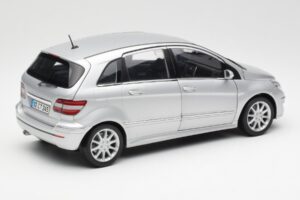 Mercedes B-Class W245 Sidabrinis Kyosho 1:18 B66962326 Metalas - nuotrauka 3 iš 8