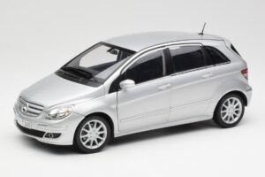 Mercedes B-Class W245 Sidabrinis Kyosho 1:18 B66962326 Metalas