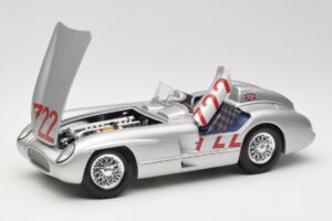 Mercedes 300 SLR W196S #722 S. Moss / D. Jenkinson Mille Miglia Winner 1955 Maisto 1:18 536887 Metalas - nuotrauka 2 iš 8