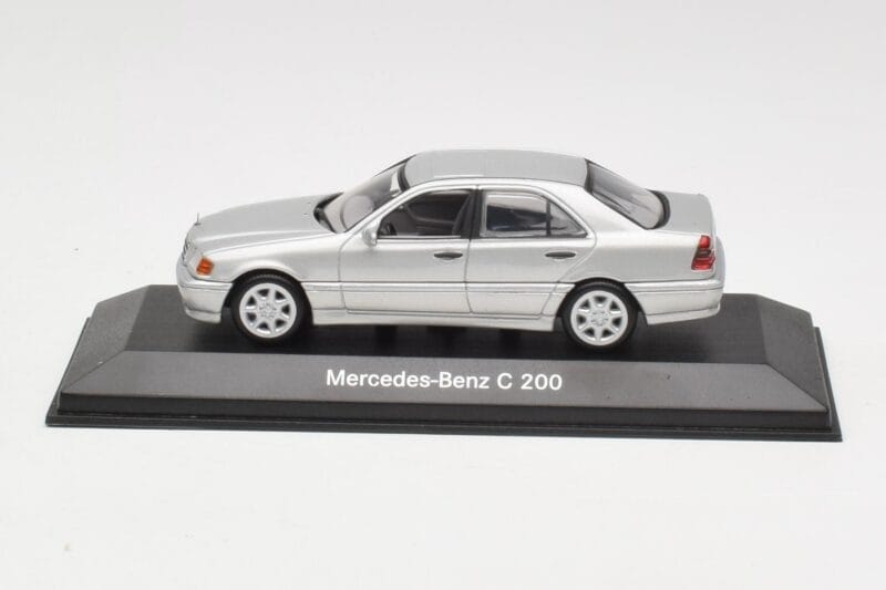 Mercedes C 200 W202 Iridium Silver Minichamps 1:43 B66040488 Metalas
