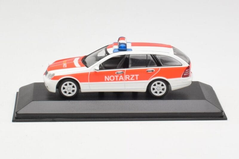 Mercedes C-Class S203 Notarzt Minichamps 1:43 430030190 Metalas