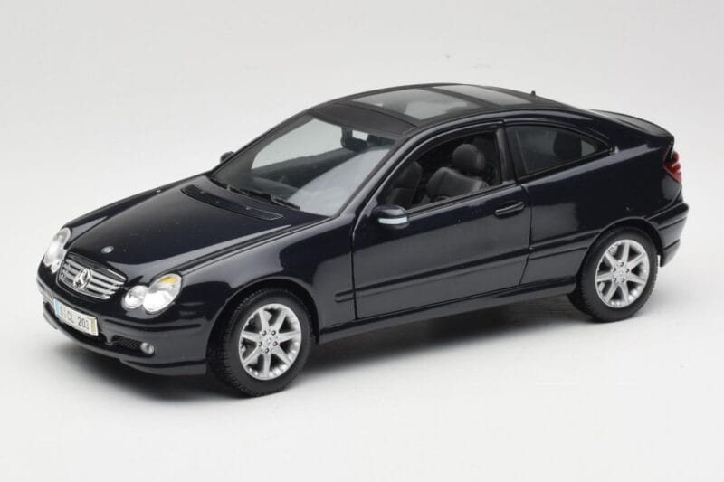 Mercedes C-Class Sports Coupe CL203 Mėlynas Maisto 1:18 B66962124 Metalas