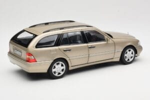 Mercedes C-Class T-Model W202 Smoke Silver Norev 1:18 183388 Metalas - nuotrauka 3 iš 8