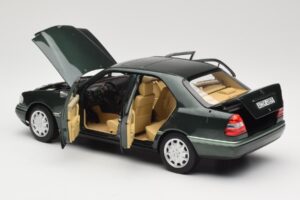 Mercedes C-Class W202 Malachite Green Norev 1:18 183372 Metalas - nuotrauka 3 iš 8
