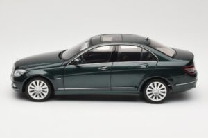Mercedes C-Class W204 Avantgarde Tamsiai Žalias AUTOart 1:18 B66962366 Metalas - nuotrauka 4 iš 8