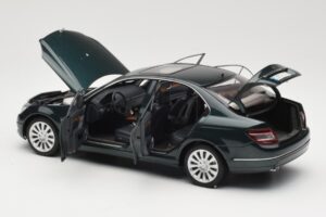 Mercedes C-Class W204 Avantgarde Tamsiai Žalias AUTOart 1:18 B66962366 Metalas - nuotrauka 5 iš 8