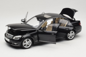 Mercedes C-Class W204 Obsidian Black AUTOart 1:18 B66962367 Metalas - nuotrauka 2 iš 8