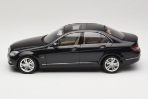 Mercedes C-Class W204 Obsidian Black AUTOart 1:18 B66962367 Metalas - nuotrauka 4 iš 8