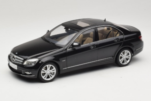 Mercedes C-Class W204 Obsidian Black AUTOart 1:18 B66962367 Metalas