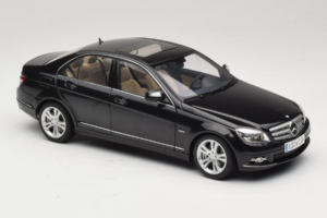 Mercedes C-Class W204 Obsidian Black AUTOart 1:18 B66962367 Metalas - nuotrauka 6 iš 8