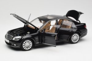 Mercedes C-Class W204 Obsidian Juodas AUTOart 1:18 B66962365 Metalas - nuotrauka 2 iš 8
