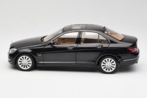 Mercedes C-Class W204 Obsidian Juodas AUTOart 1:18 B66962365 Metalas - nuotrauka 4 iš 8