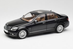 Mercedes C-Class W204 Obsidian Juodas AUTOart 1:18 B66962365 Metalas