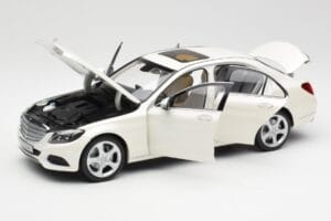 Mercedes C-Class W205 Diamond Baltas Metalinis Norev 1:18 B66960256 Metalas - nuotrauka 2 iš 8