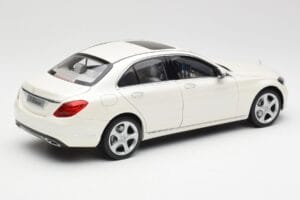 Mercedes C-Class W205 Diamond Baltas Metalinis Norev 1:18 B66960256 Metalas - nuotrauka 3 iš 8