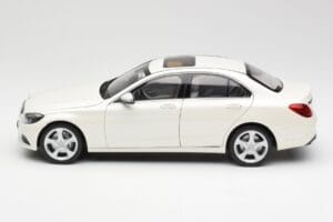 Mercedes C-Class W205 Diamond Baltas Metalinis Norev 1:18 B66960256 Metalas - nuotrauka 4 iš 8