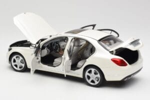 Mercedes C-Class W205 Diamond Baltas Metalinis Norev 1:18 B66960256 Metalas - nuotrauka 5 iš 8