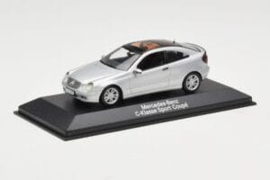 Mercedes C-Class W203 Sport Coupe Sidabrinis Minichamps 1:43 B66961916 Metalas - nuotrauka 2 iš 4