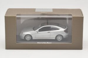 Mercedes C-Class W203 Sport Coupe Sidabrinis Minichamps 1:43 B66961916 Metalas - nuotrauka 4 iš 4
