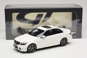 Mercedes C63 AMG W204 Diamond White GT Spirit 1:18 GT928 Derva - nuotrauka 6 iš 6