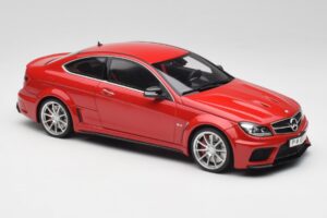 Mercedes AMG C63 W204 Raudonas 2nd Choice GT Spirit 1:18 GT065-D1 Derva - nuotrauka 4 iš 6