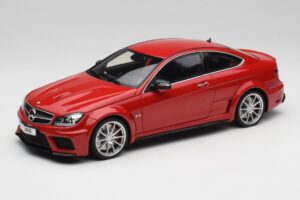 Mercedes AMG C63 W204 Raudonas 2nd Choice GT Spirit 1:18 GT065-D1 Derva