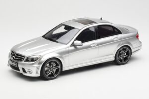 Mercedes C63 AMG W204 Sidabrinis GT Spirit 1:18 GT462 Derva