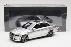 Mercedes C63 AMG W204 Sidabrinis GT Spirit 1:18 GT462 Derva - nuotrauka 6 iš 6