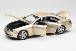 Mercedes CLS C219 Šviesiai Smėlinis Auksinis Kyosho 1:18 08401LBE Metalas - nuotrauka 2 iš 8
