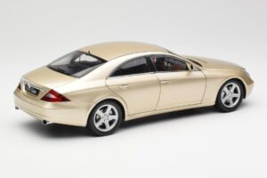 Mercedes CLS C219 Šviesiai Smėlinis Auksinis Kyosho 1:18 08401LBE Metalas - nuotrauka 3 iš 8