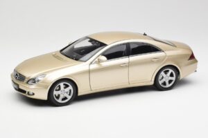 Mercedes CLS C219 Šviesiai Smėlinis Auksinis Kyosho 1:18 08401LBE Metalas