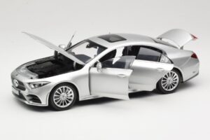 Mercedes CLS C257 Sidabrinis Norev 1:18 183489 Metalas - nuotrauka 2 iš 8