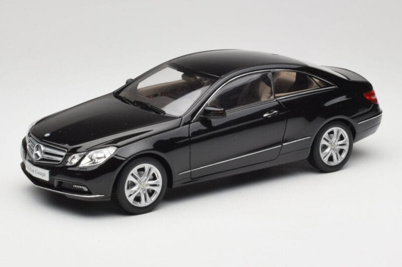 Mercedes E-Class Coupe C207 Obsidian Black Metallic Norev 1:18 B66962418 Metalas