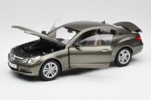 Mercedes E-Class Coupe C207 Titanite Pilkas Metalinis Minichamps 1:18 B66962419 Metalas - nuotrauka 2 iš 8