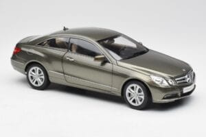 Mercedes E-Class Coupe C207 Titanite Pilkas Metalinis Minichamps 1:18 B66962419 Metalas - nuotrauka 6 iš 8