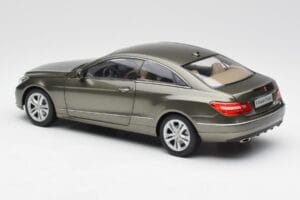 Mercedes E-Class Coupe C207 Titanite Pilkas Metalinis Minichamps 1:18 B66962419 Metalas - nuotrauka 7 iš 8