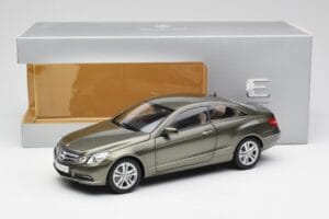 Mercedes E-Class Coupe C207 Titanite Pilkas Metalinis Minichamps 1:18 B66962419 Metalas - nuotrauka 8 iš 8